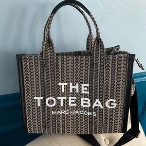 Marc Jacobs The Monogram Medium Tote Bag